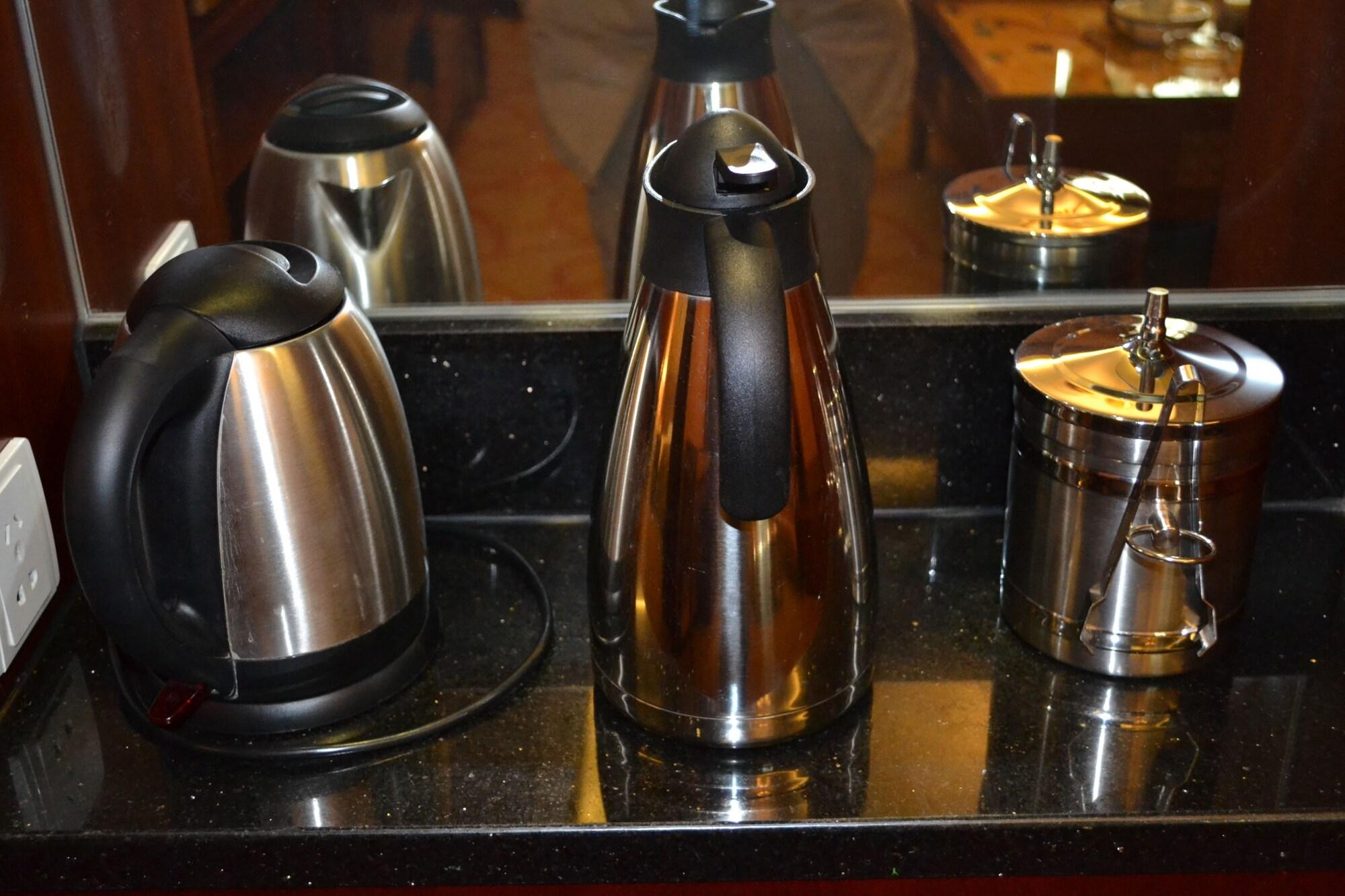 Beijing Guangxi Hotel Екстериор снимка